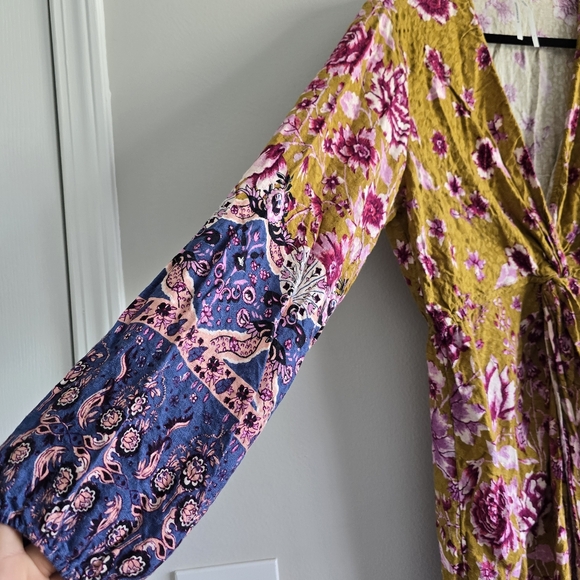 Anthroplogie Floral Long Sleeve Blouse with Knot Detail L - Picture 3 of 7